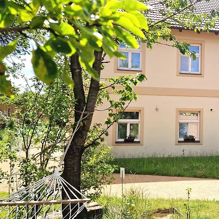 Villa Follemira Cz - Kitchen - Garden - Cesky Raj Panzió Lazany (Liberec)